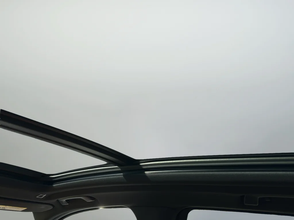 Used 2023 Black BMW xDrive30i image 14