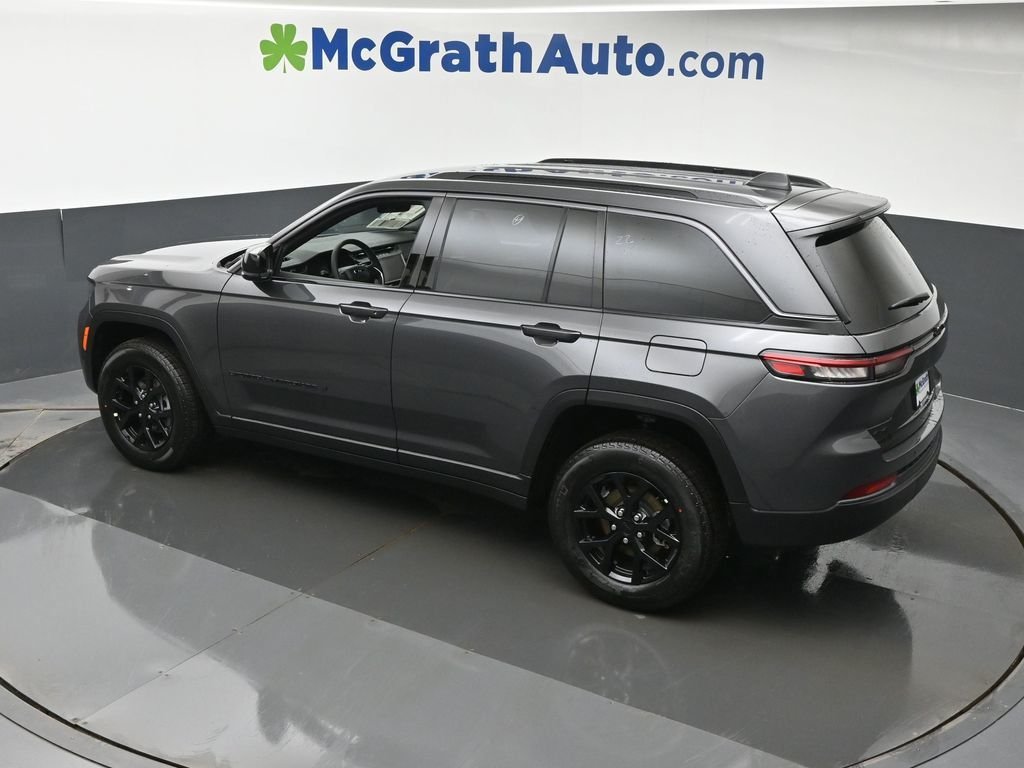 New 2026 Baltic Gray Metallic Clear-Coat Exterior Paint Jeep Altitude image 23