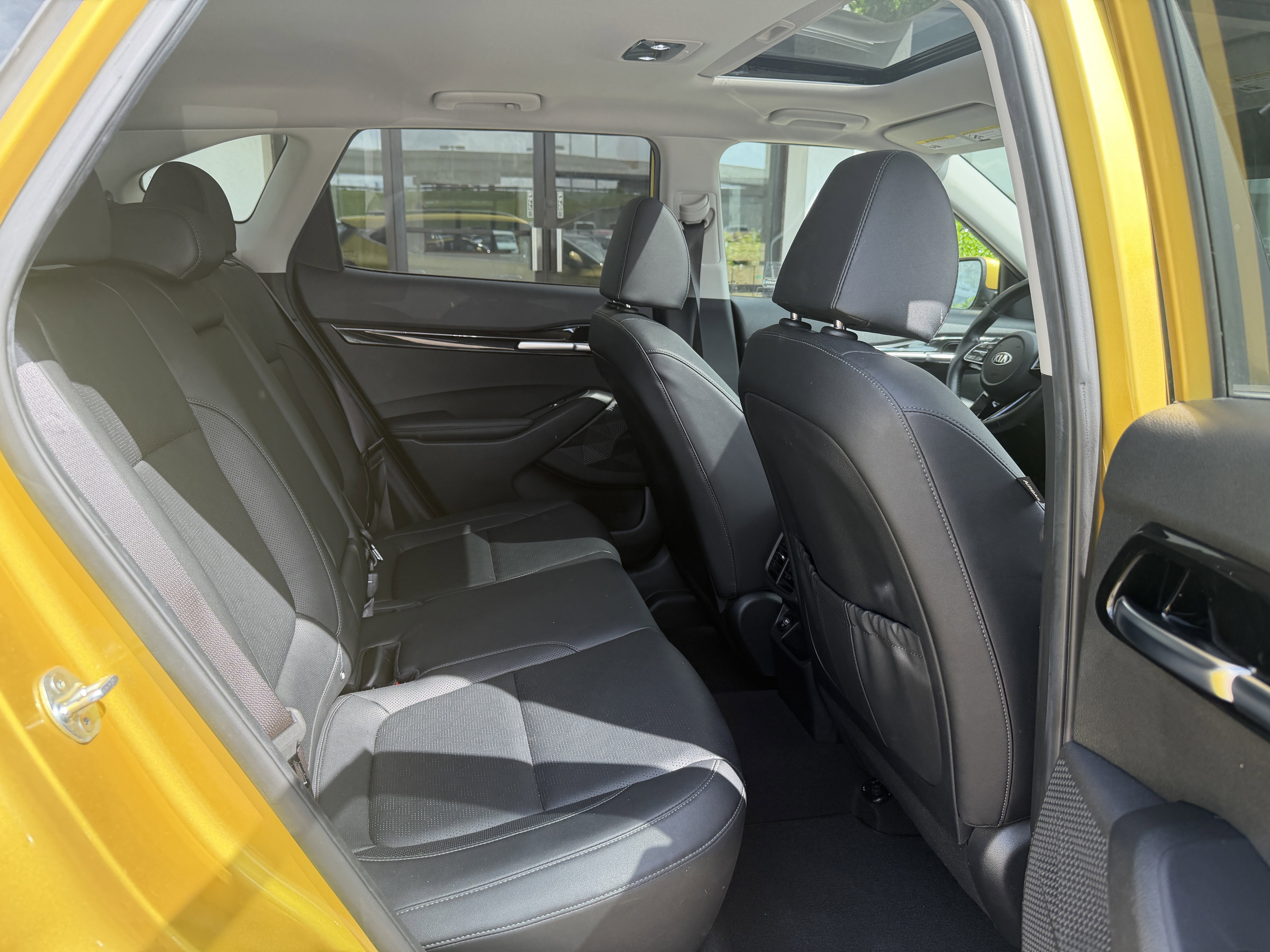 Used 2021 Starbright Yellow Kia SX image 24