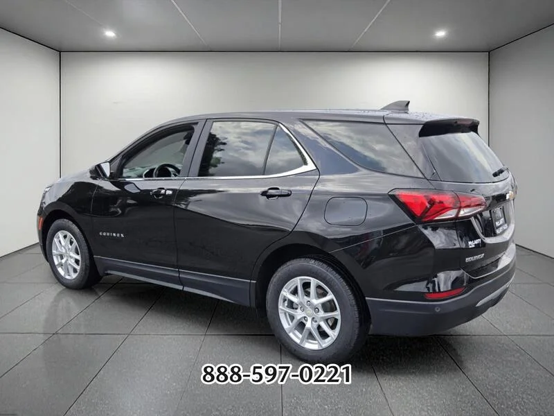 Used 2022 Black Metallic CHEVROLET LT image 3