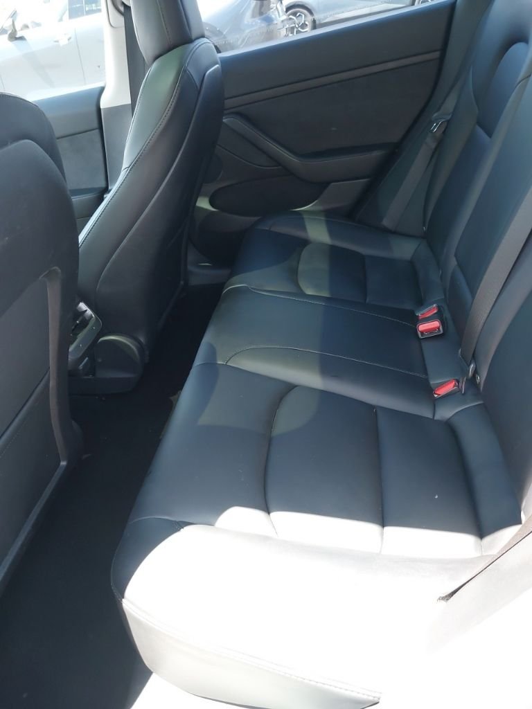 Used 2022  Tesla Long Range image 12
