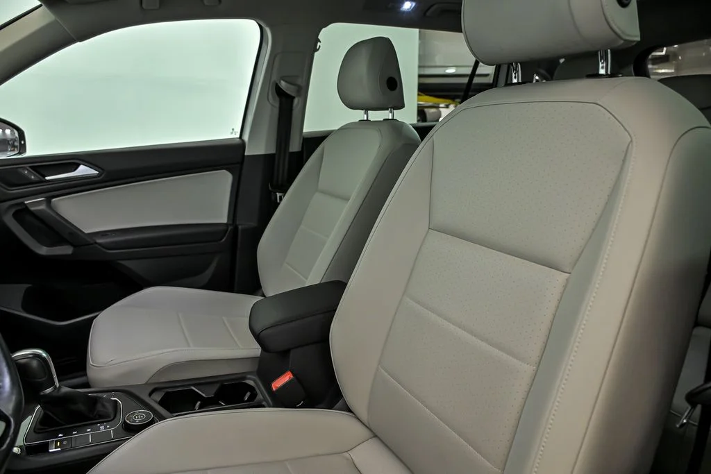 Used 2019  Volkswagen 2.0T SEL image 13