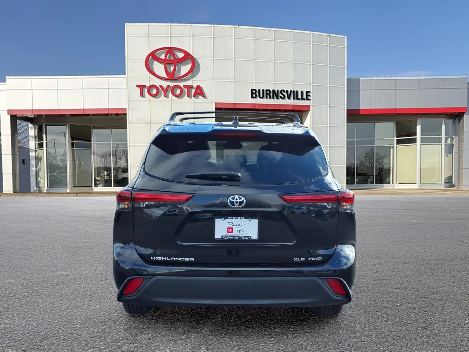 Used 2023 Black Toyota XLE image 5
