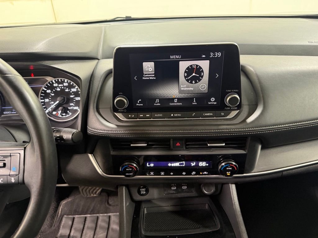 Used 2025 Gray Nissan SV image 15