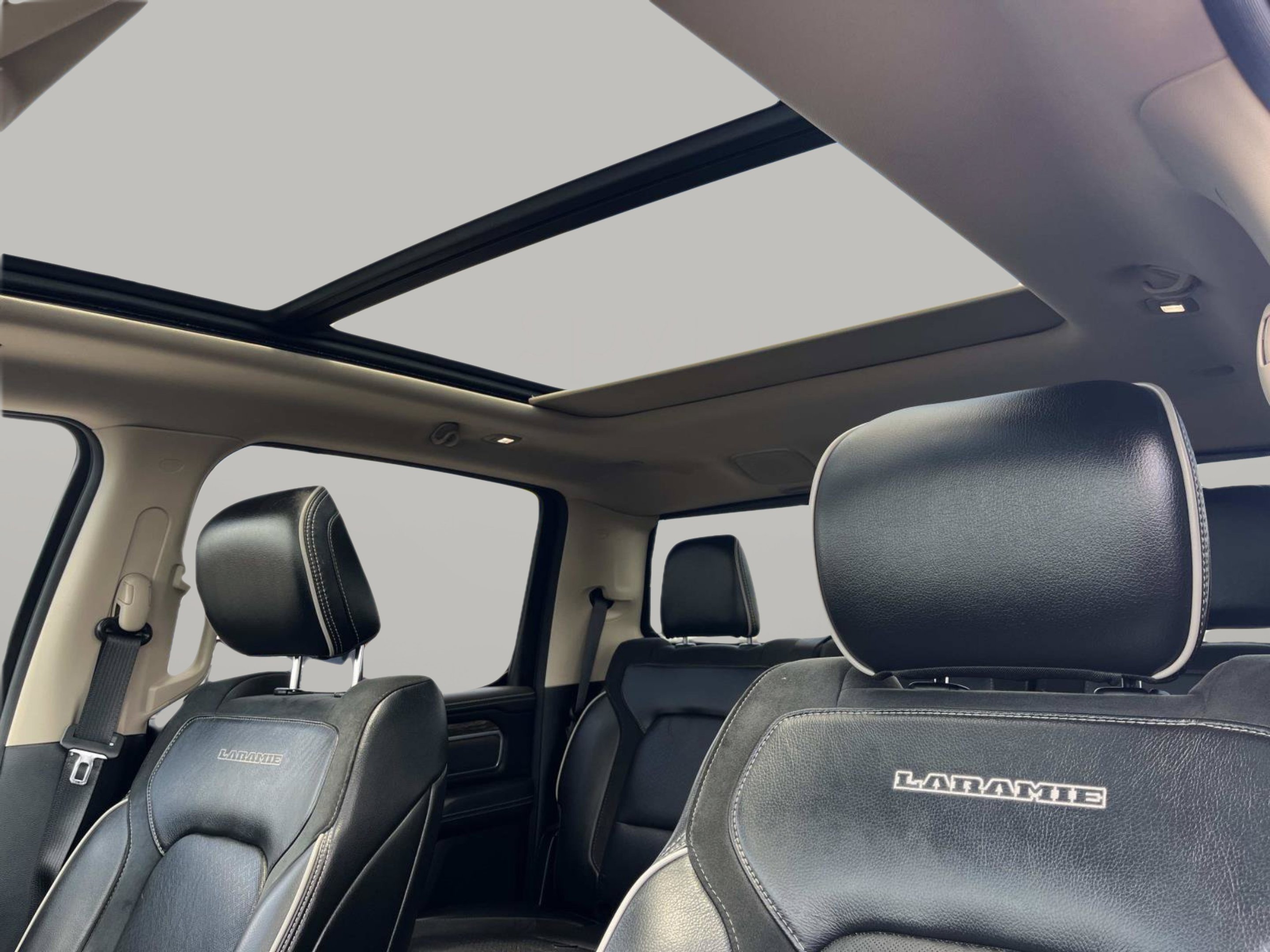 Used 2019 Delmonico Red Pearlcoat Ram Laramie image 35
