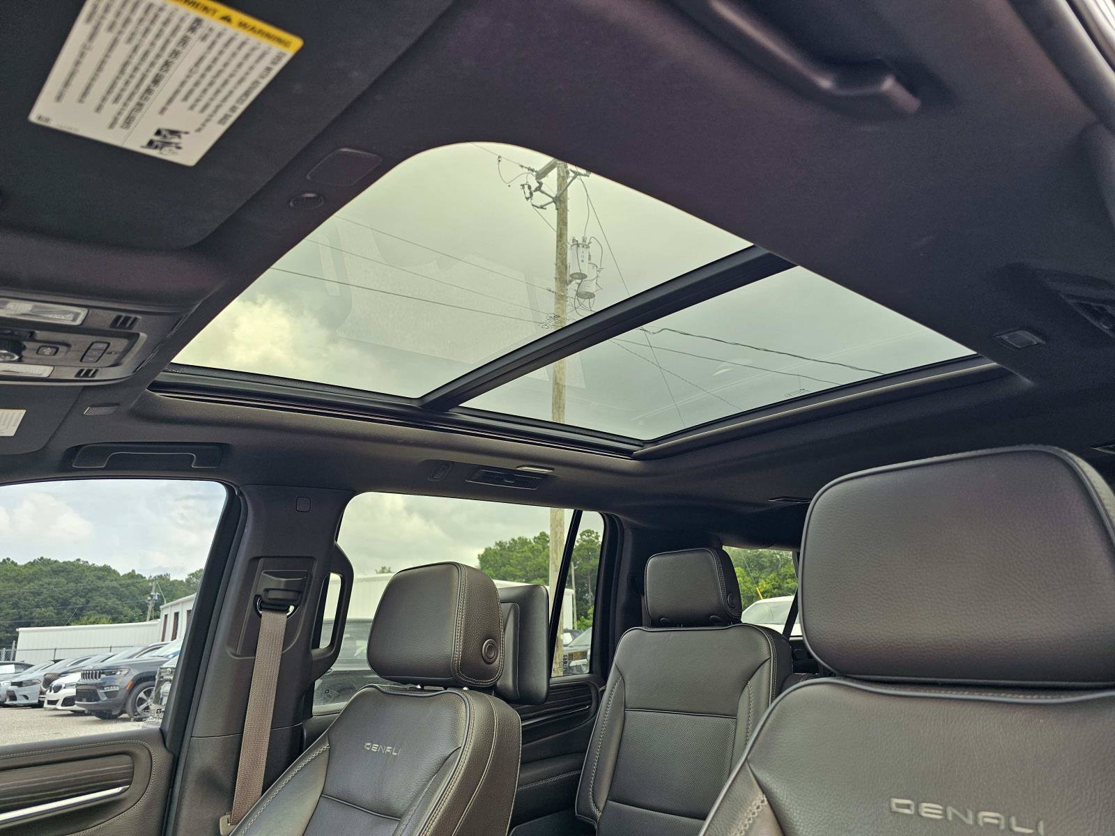 2021 GMC Yukon XL Denali - Photo 17