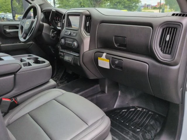 New 2026 Summit White Chevrolet Work Truck image 31