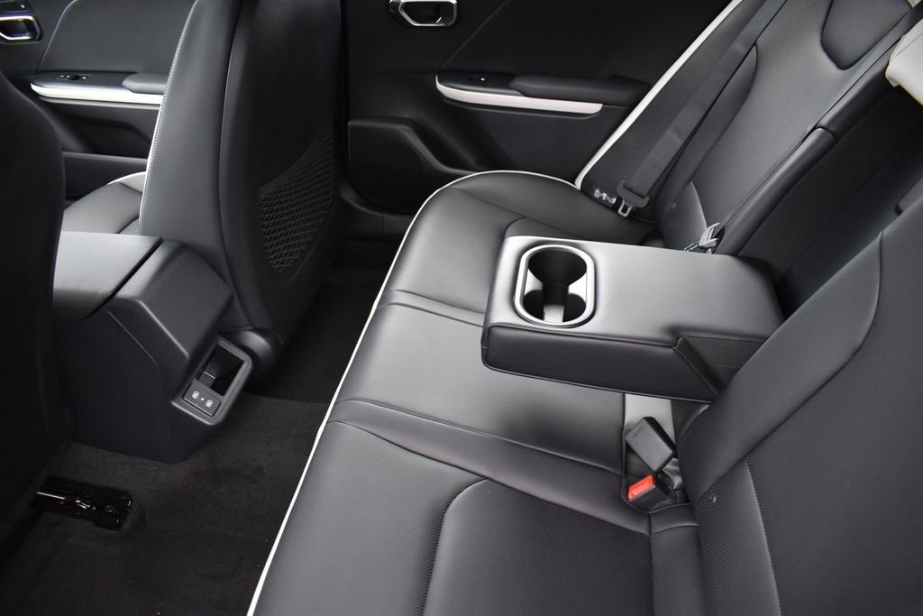 New 2026 Snow White Pearl Kia GT-Line image 18