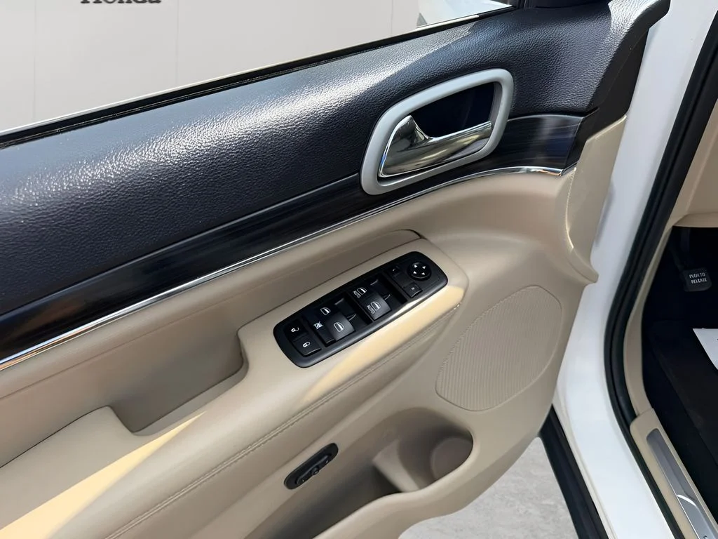 Used 2021 Bright White Clearcoat Jeep Limited image 17