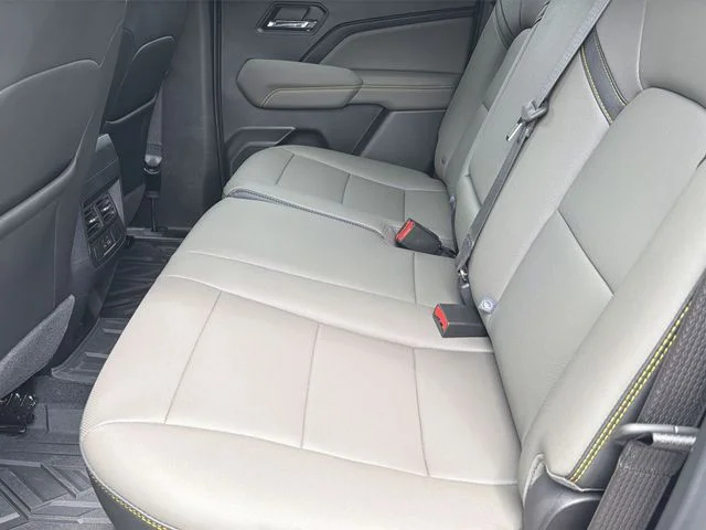 Used 2025 White Chevrolet ZR2 image 19