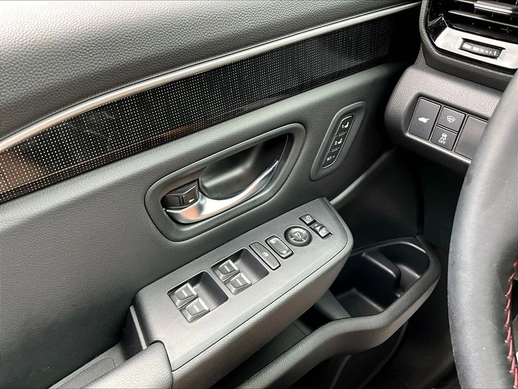 Used 2025 Sonic Gray Pearl Honda Black Edition image 23