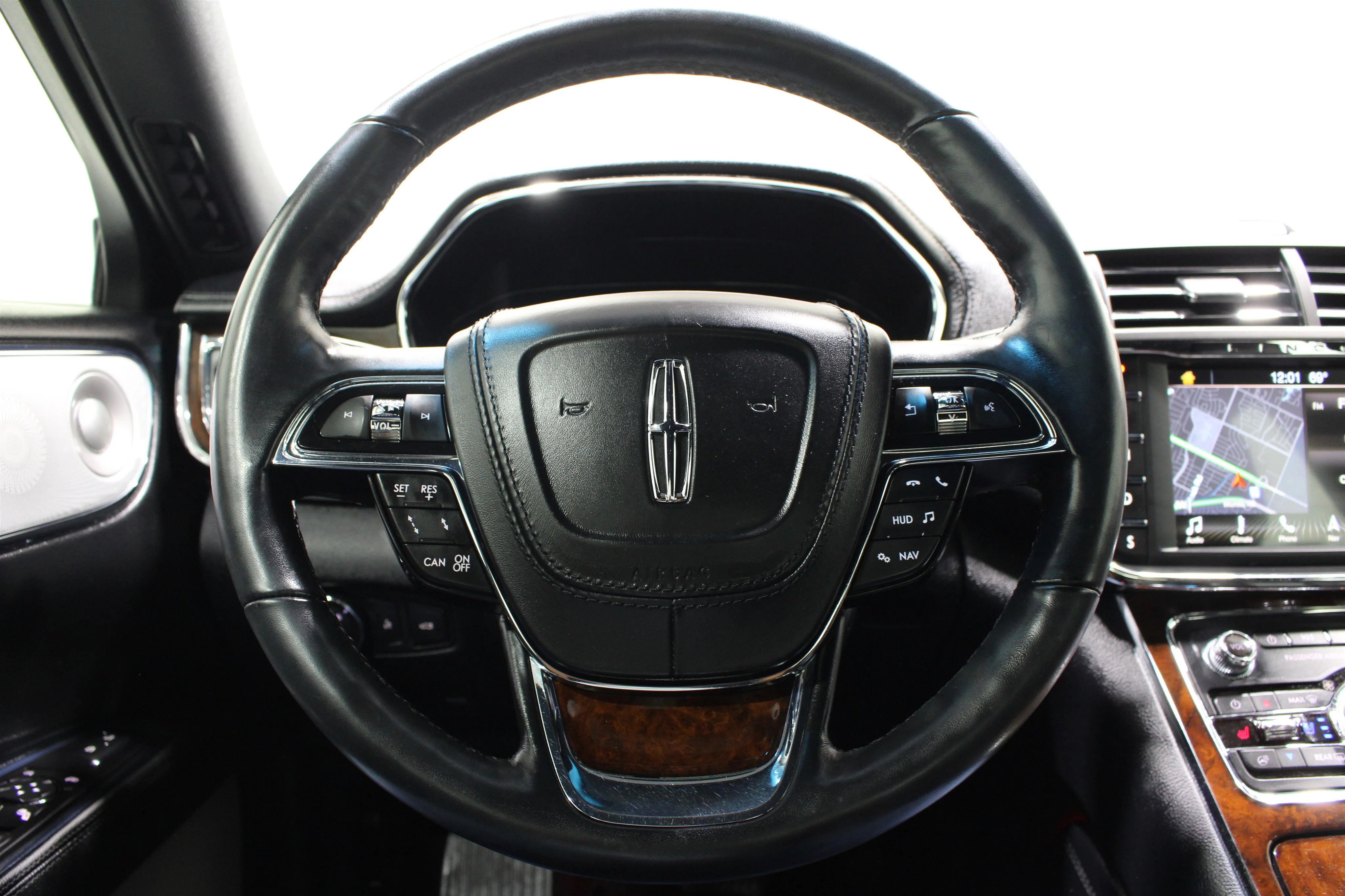 2018 Lincoln Continental Reserve - Photo 10