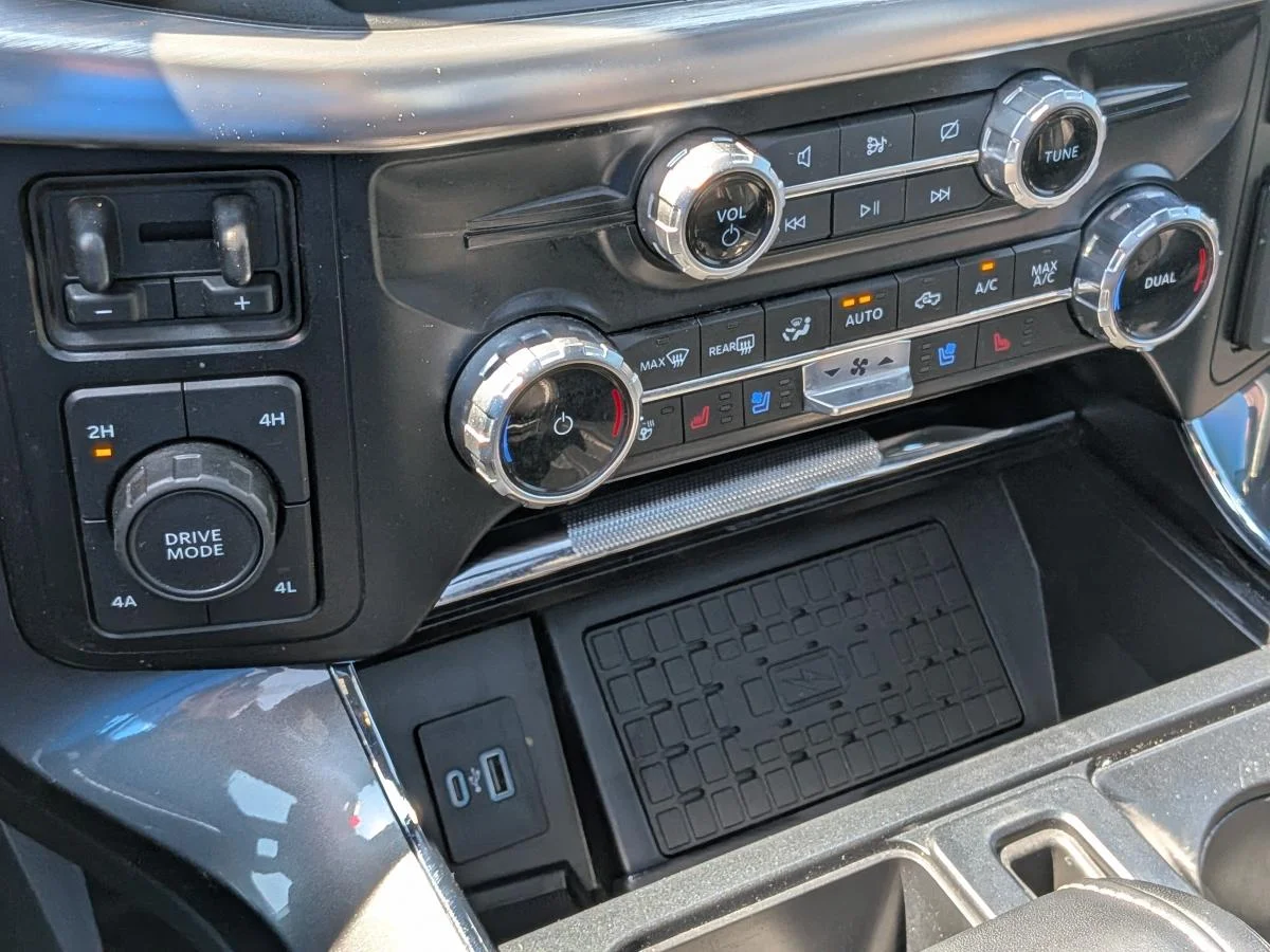 Used 2023 White Ford  image 28