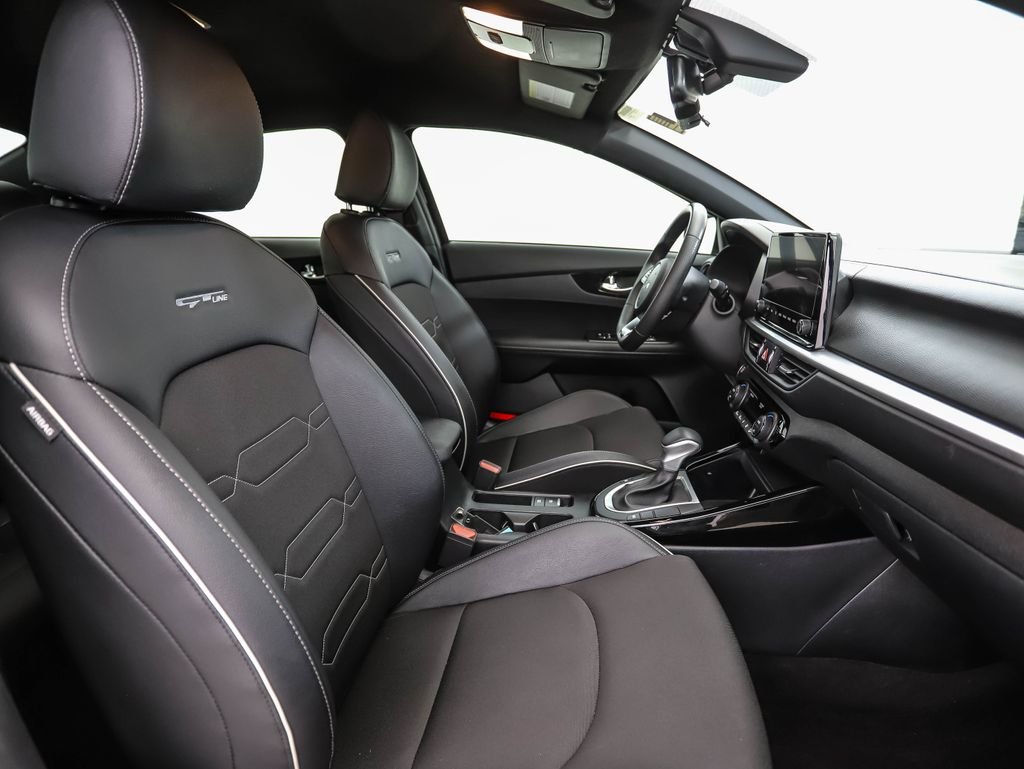 Used 2024 Aurora Black Kia GT-Line image 31