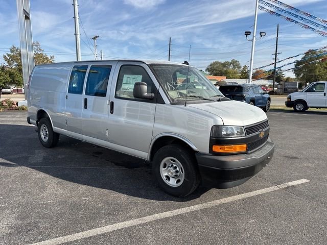 2025 Chevrolet Express Cargo Work Van - Photo 19