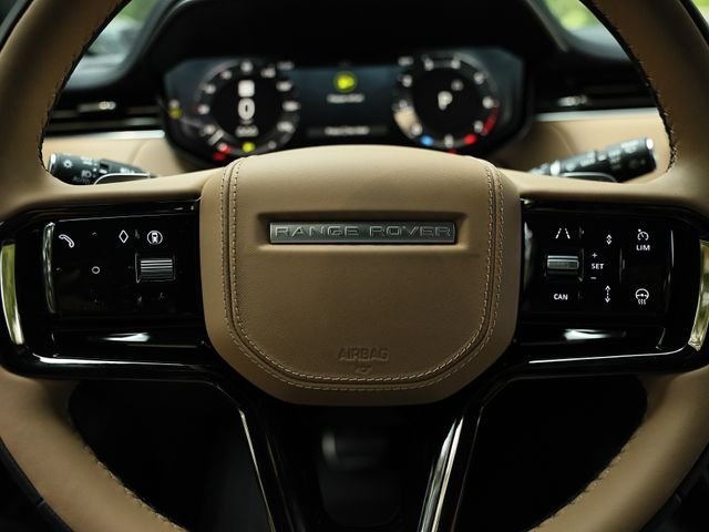 New 2026 Ostuni Pearl White LAND ROVER Dynamic SE image 43