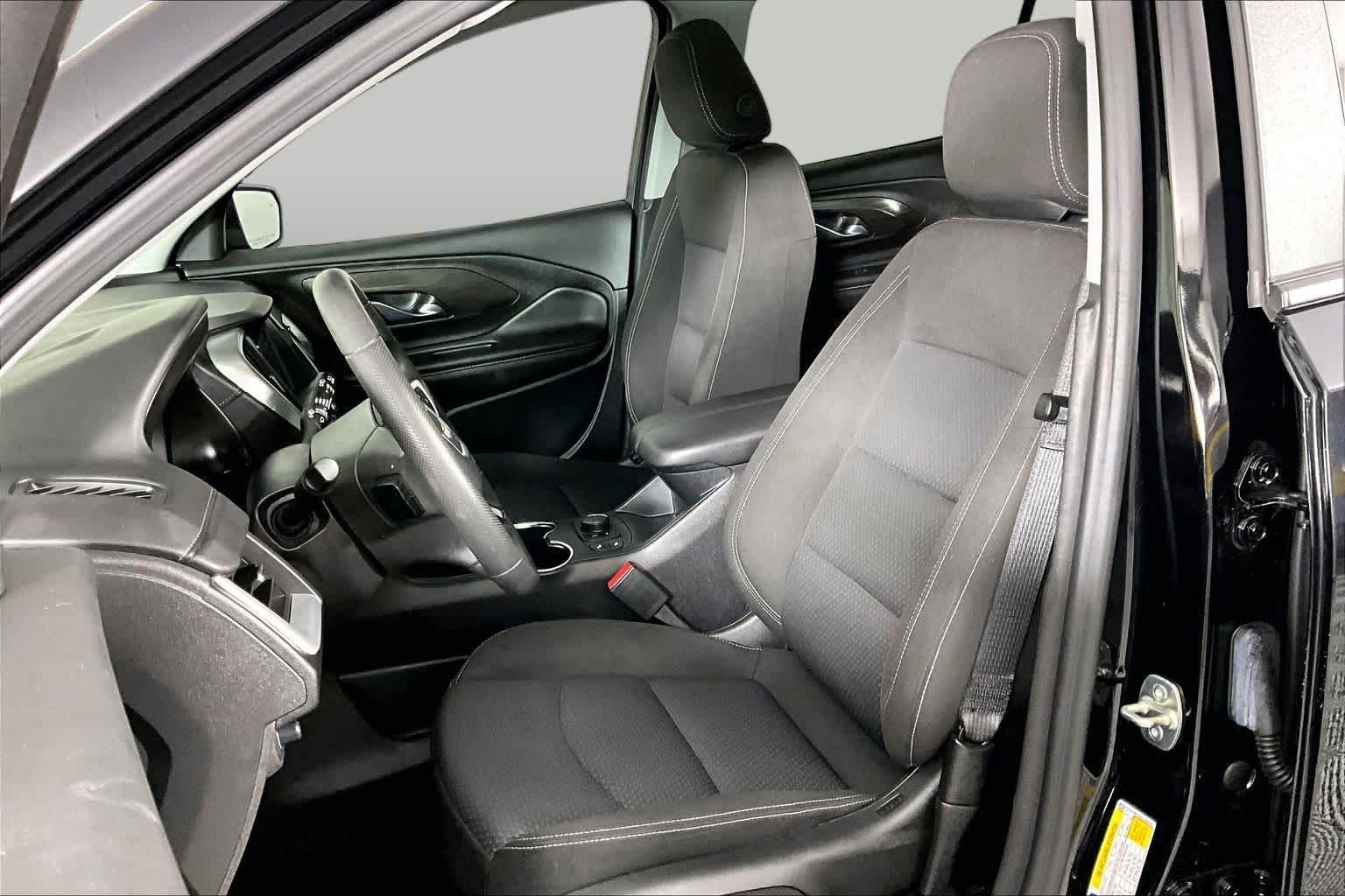 Used 2024 Ebony Twilight Metallic GMC SLE image 8