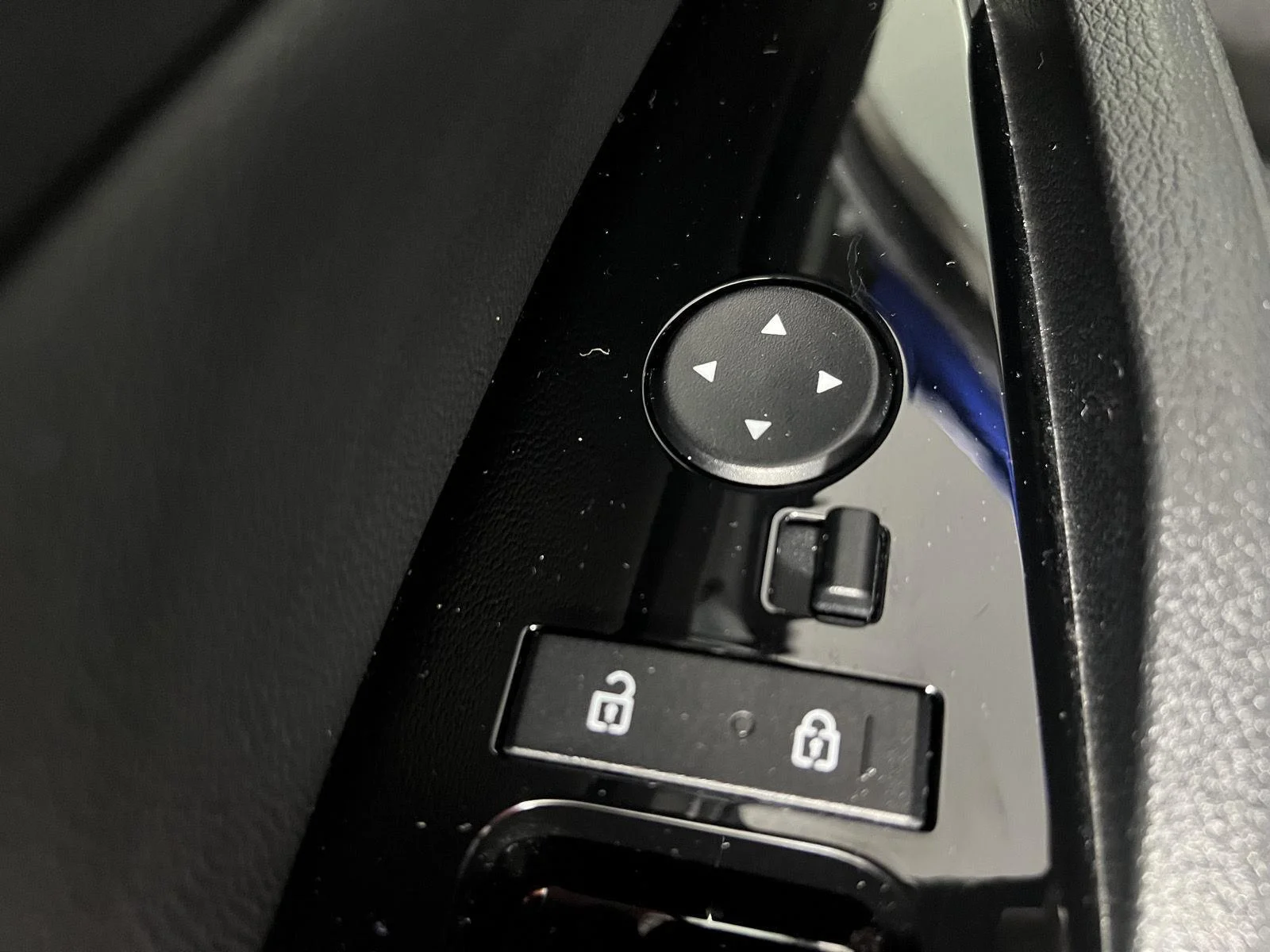 Used 2023 Sapphire Blue Kia EX image 11