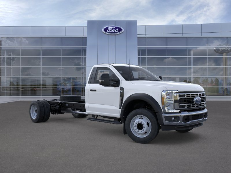 2025 Ford F-450 Super Duty Chassis Cab XL - Photo 32