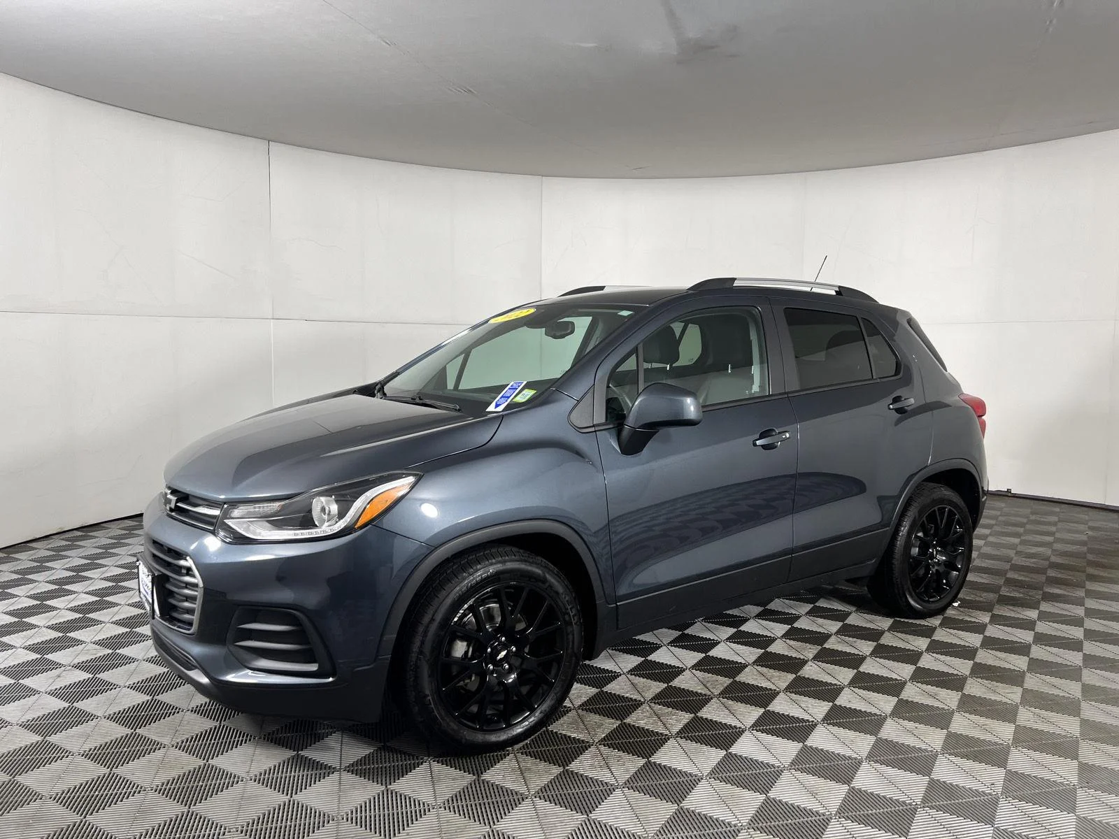 Used 2022 Shadow Gray Metallic Chevrolet LT image 15