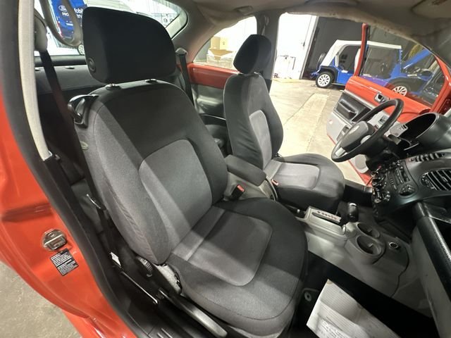Used 2004  Volkswagen GLS image 32