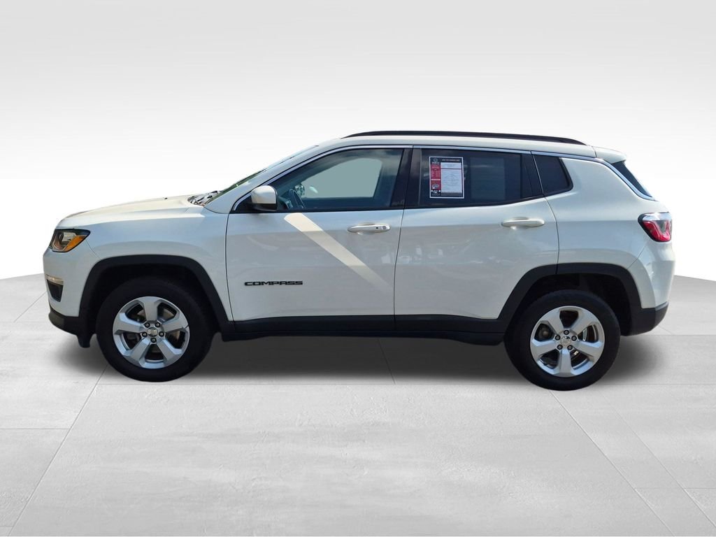 Used 2019 White Clearcoat Jeep Latitude image 12