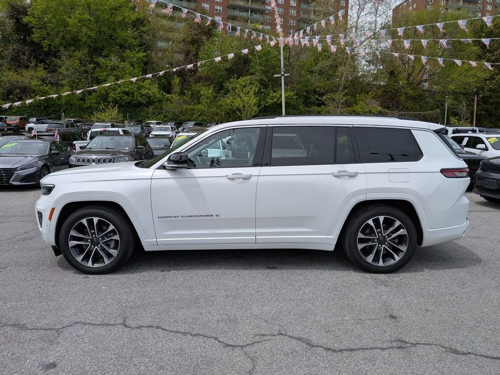 Used 2023 White Jeep Overland image 13