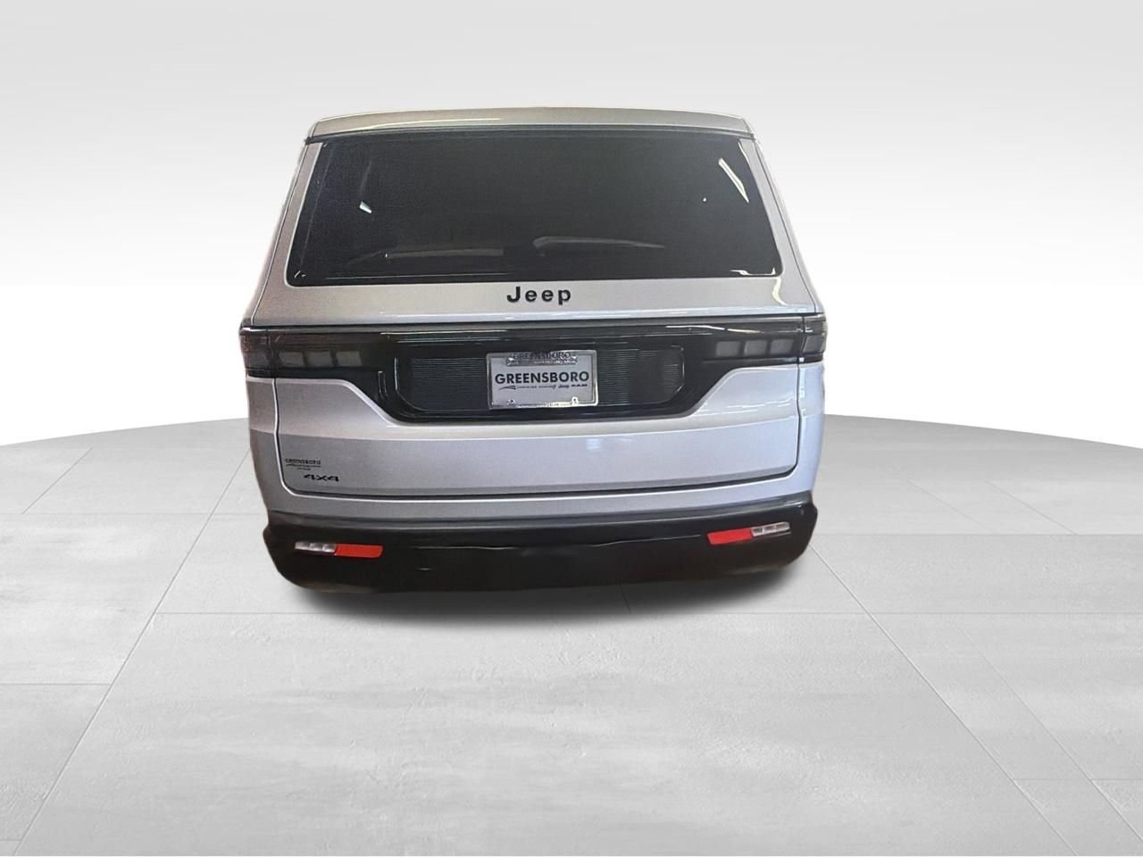 New 2026 Silver-Zynith Exterior Paint Jeep Limited Reserve image 4