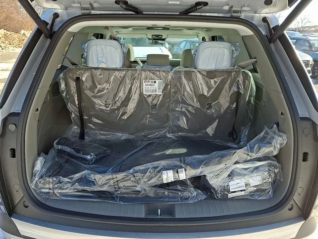 New 2026 Silver Hyundai SEL Premium image 23