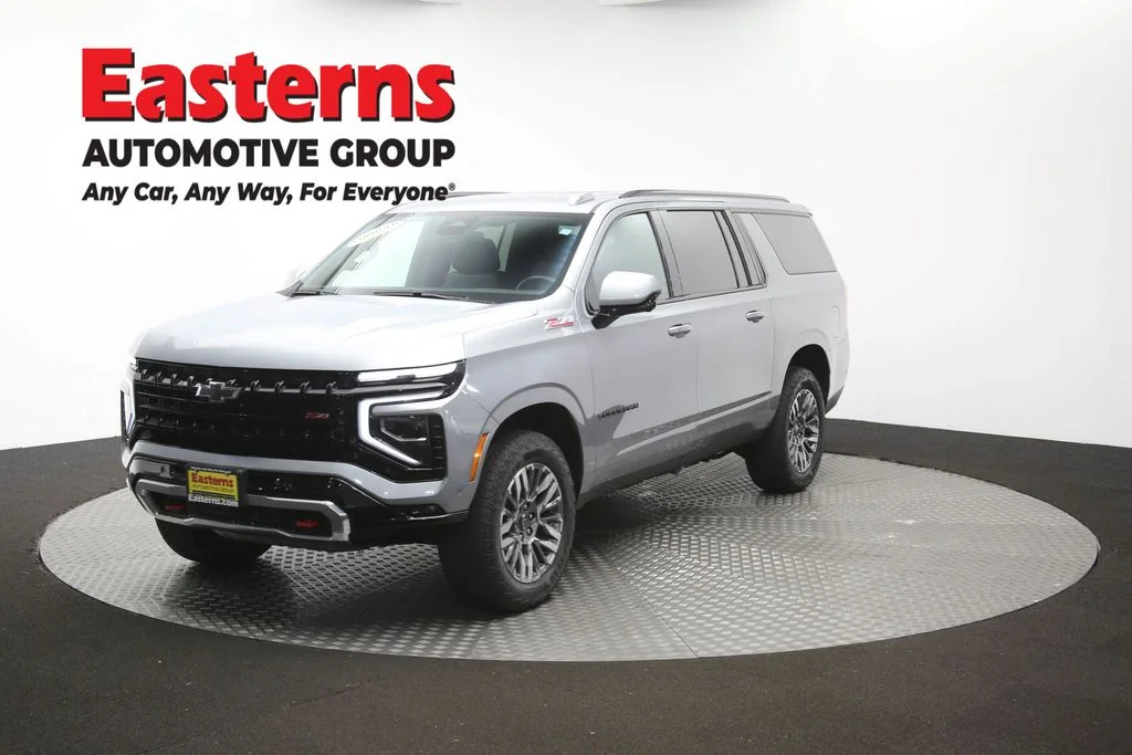 Used 2025 Gray Chevrolet Z71 image 59