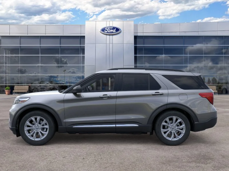 New 2024 Carbonized Gray Metallic Ford XLT image 3