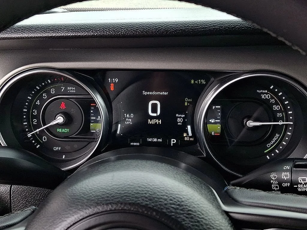 Used 2023 Gray Jeep 4x4 image 28