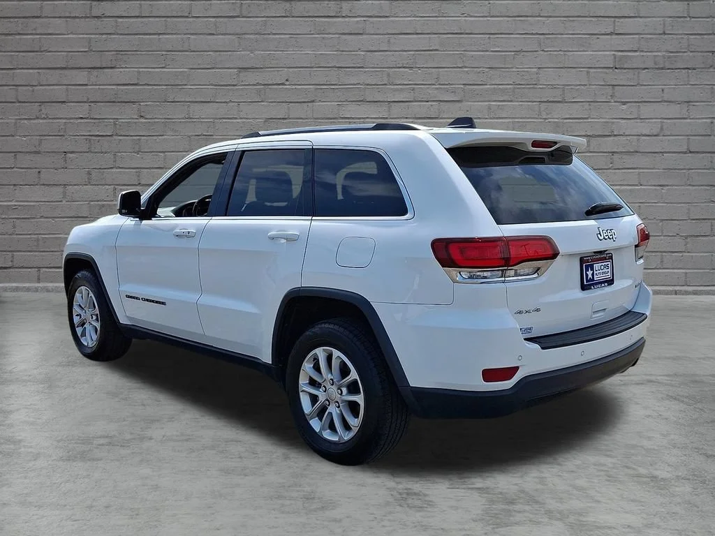 Used 2021 Bright White Clearcoat Jeep Laredo E image 8