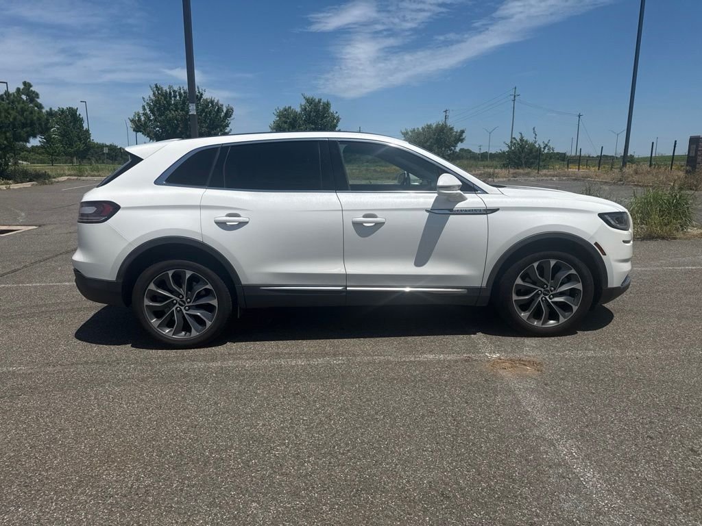 Used 2022 White Lincoln Reserve image 7