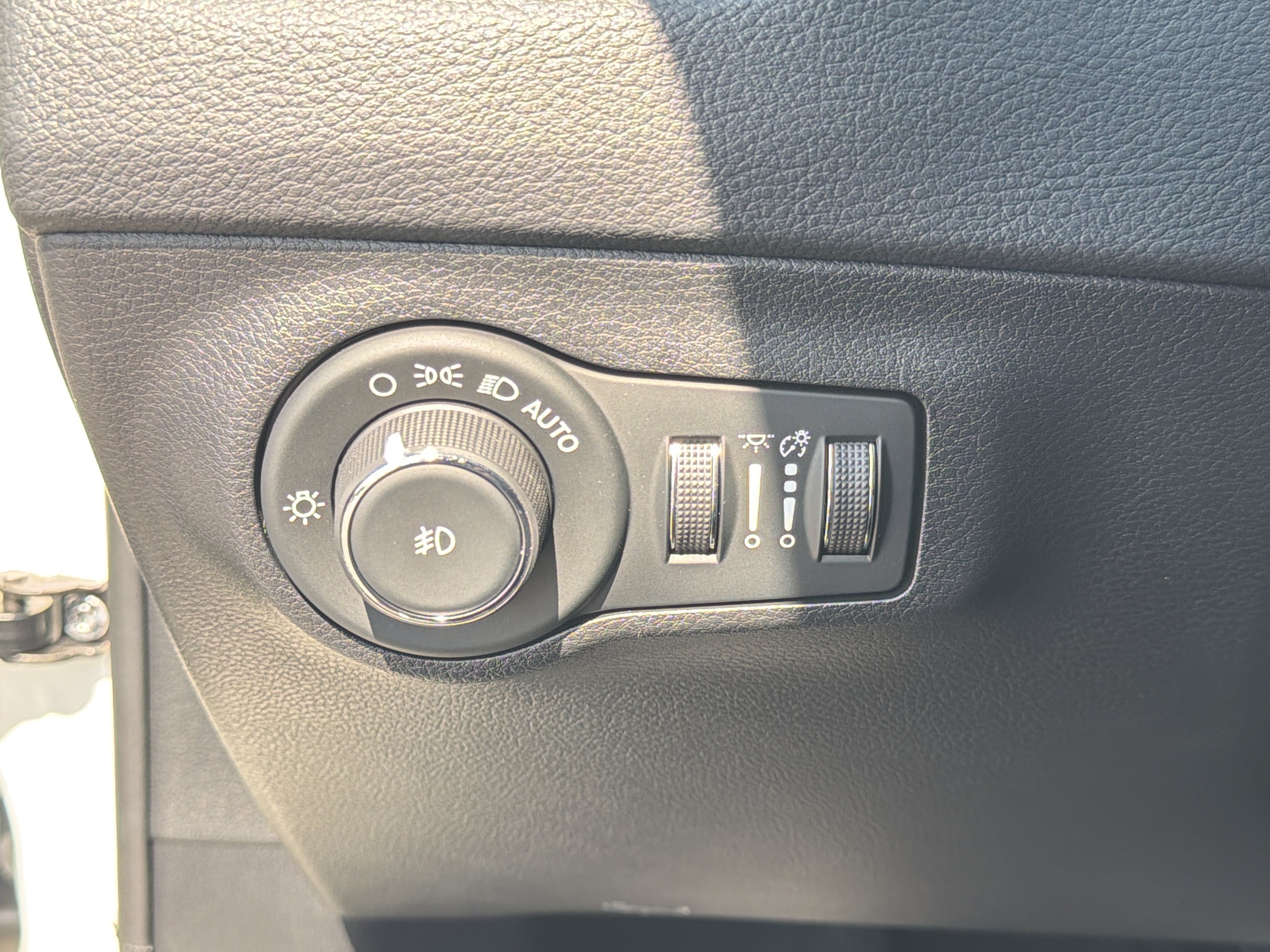 Used 2019 White Clearcoat Jeep Limited image 37