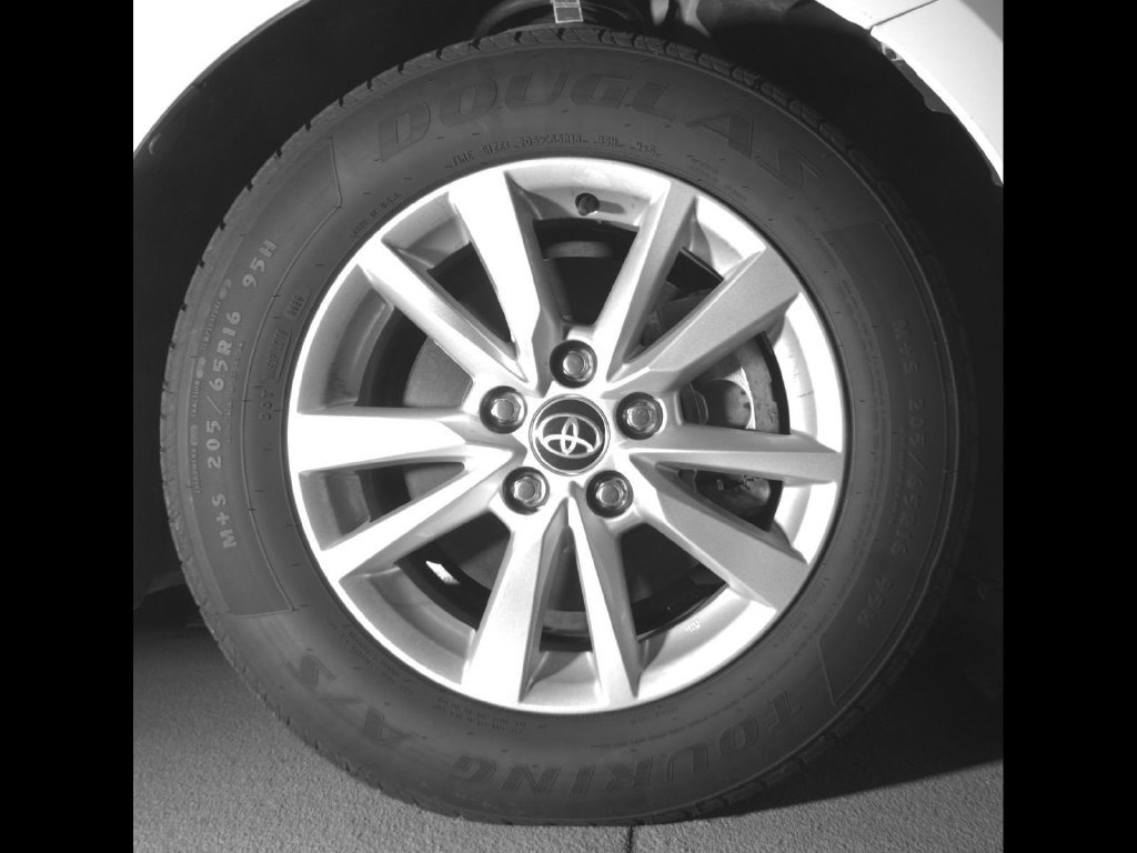 Used 2025 White Toyota LE image 10