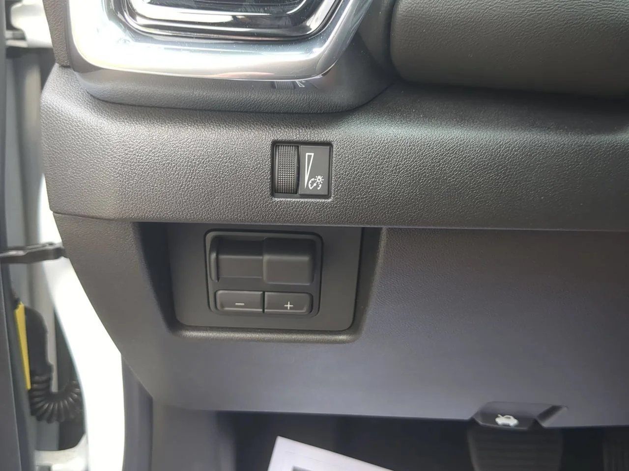 New 2026 Summit White GMC Elevation image 18