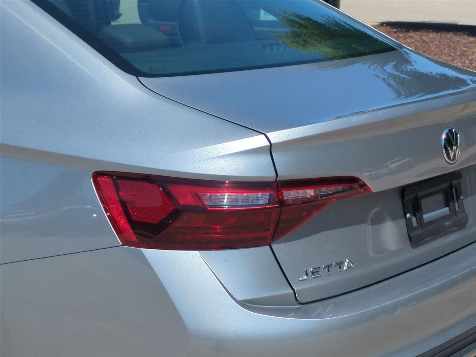 Used 2023  Volkswagen SE image 12