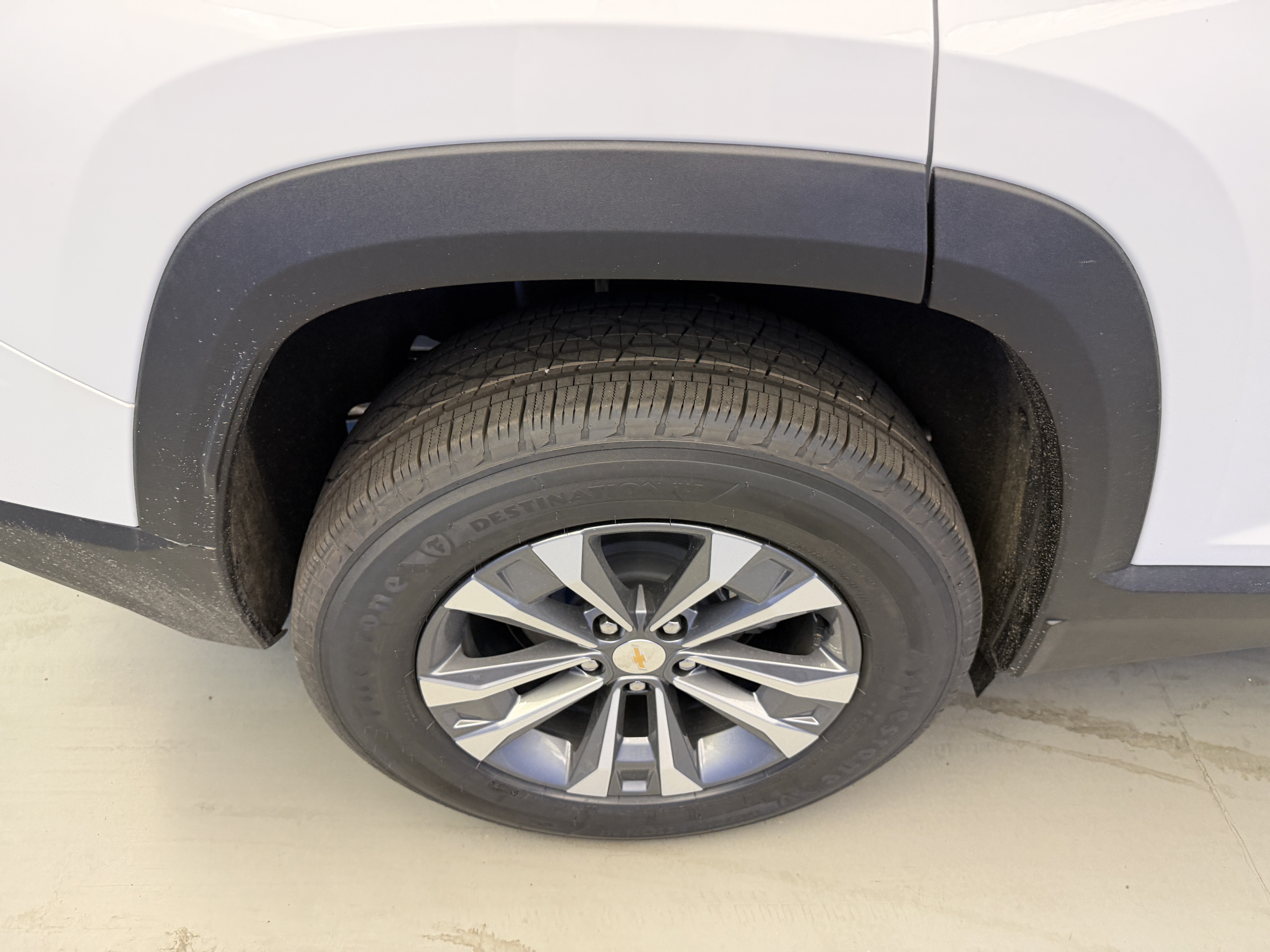 2027 Chevrolet Equinox LT - Photo 8