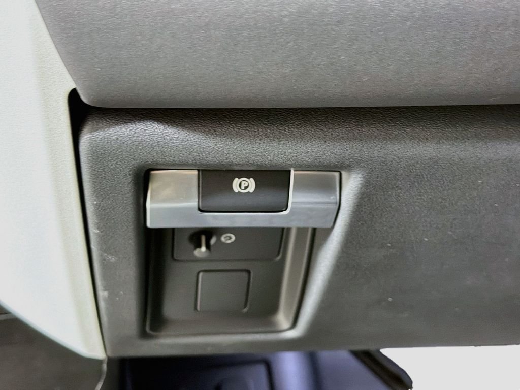New 2026 Woolstone Green Land Rover S image 10