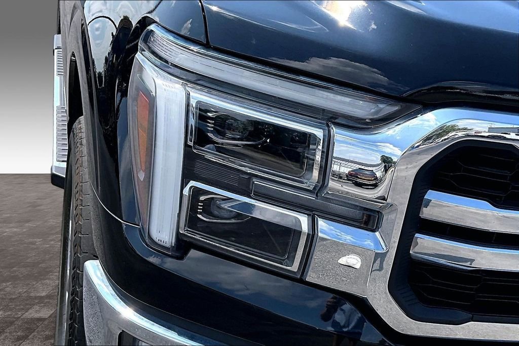 Used 2024 Black Metallic Ford Lariat image 31