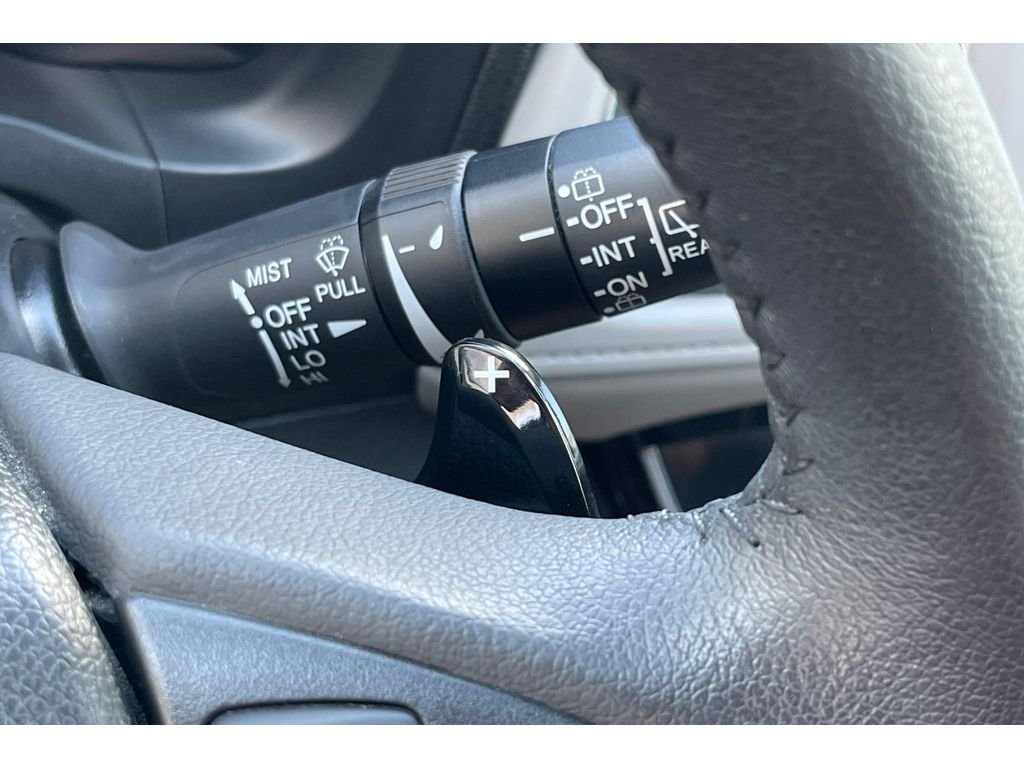 Used 2018 White Orchid Pearl Honda EX-L Navi image 39