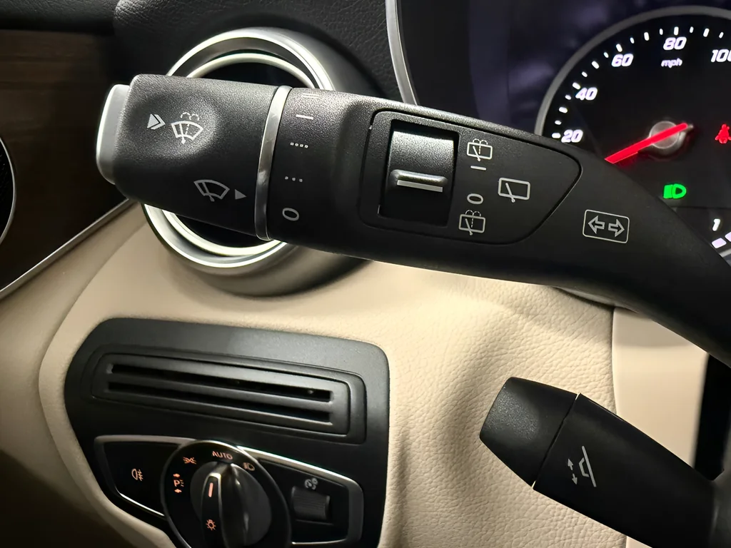 Used 2020 Gray Mercedes-Benz GLC 300 image 20