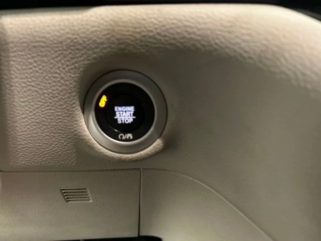 Used 2023 White Chrysler Touring L image 10