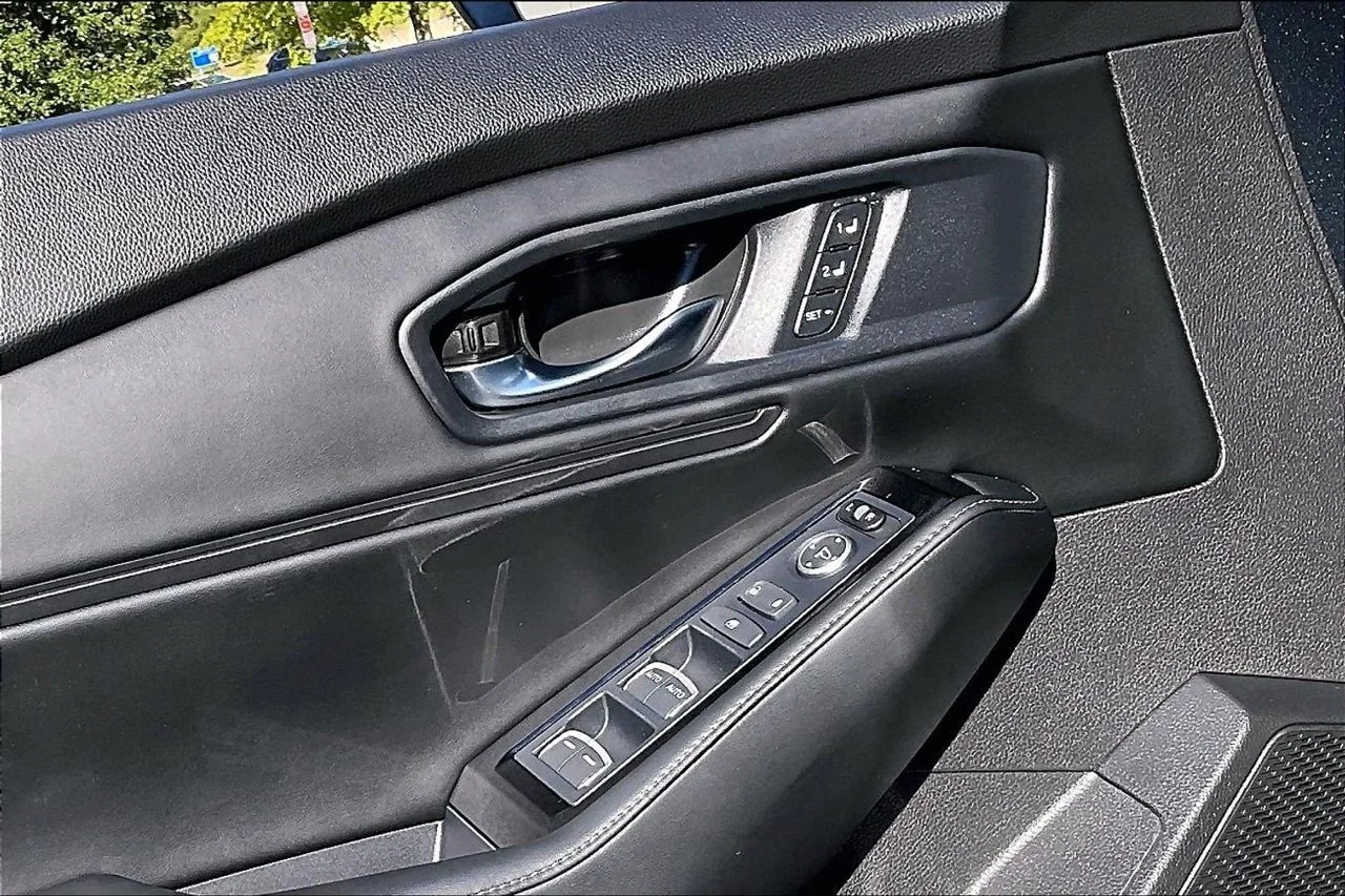 Certified Used 2023  Honda Touring image 27