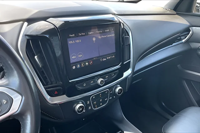 Used 2020 Silver Ice Metallic Chevrolet LT image 22
