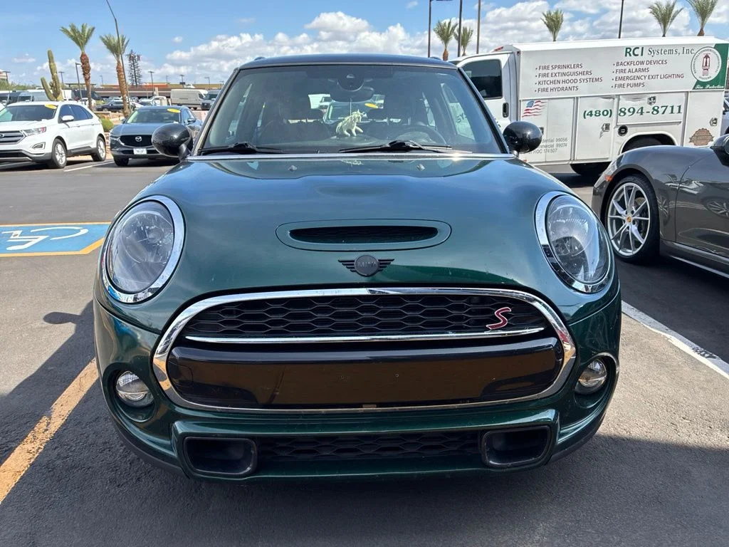 Used 2019 Green MINI Signature image 2