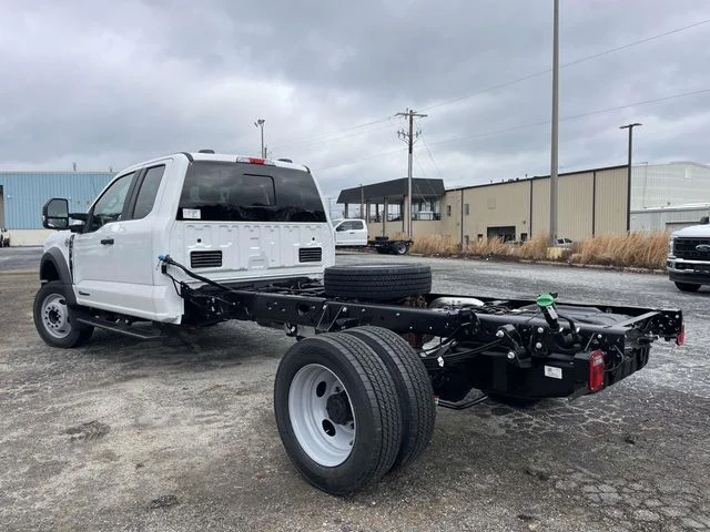 New 2026 Oxford White Ford F-450® XL image 25