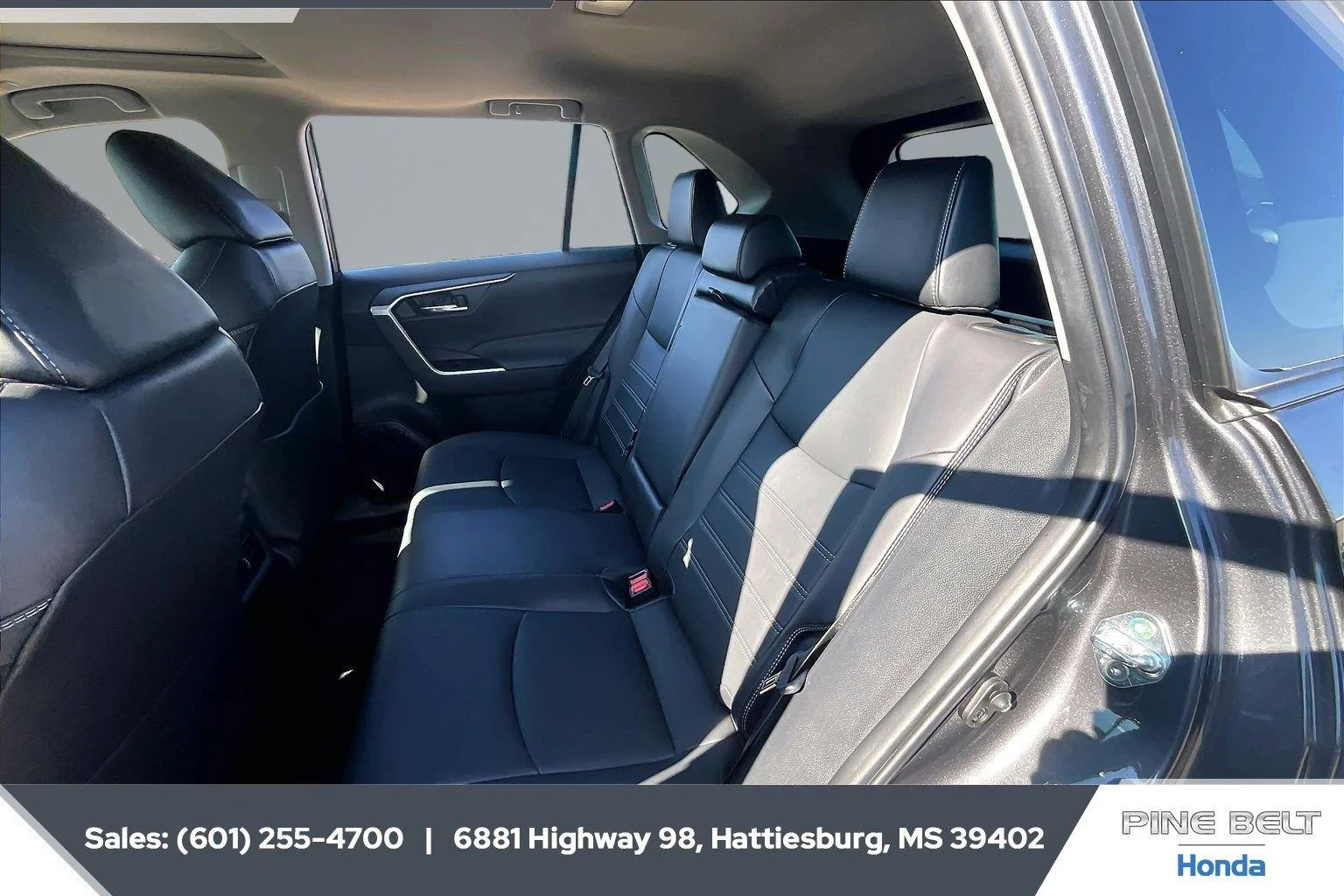 Used 2024 Magnetic Gray Metallic toyota XLE Premium image 19