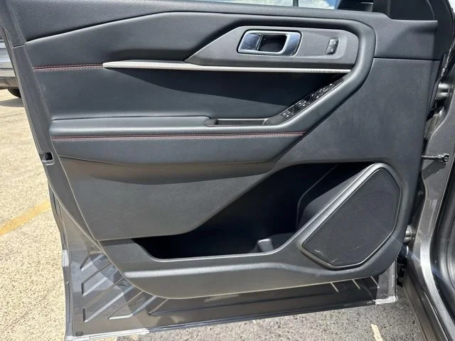 Used 2025 Gray Ford ST-Line image 32